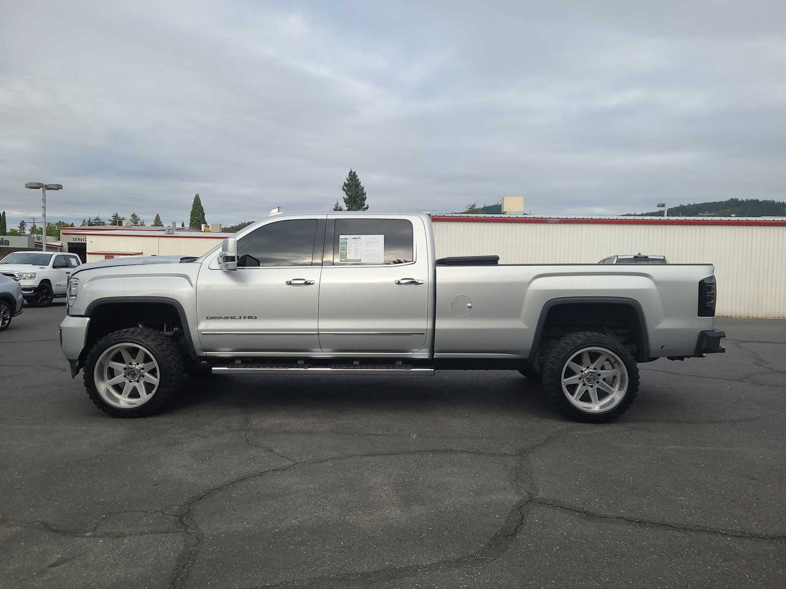 Thumbnail: 2018 GMC Sierra 3500 - 11