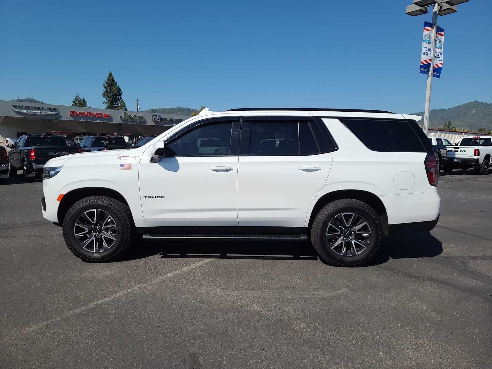 Thumbnail: 2022 Chevrolet Tahoe - 11