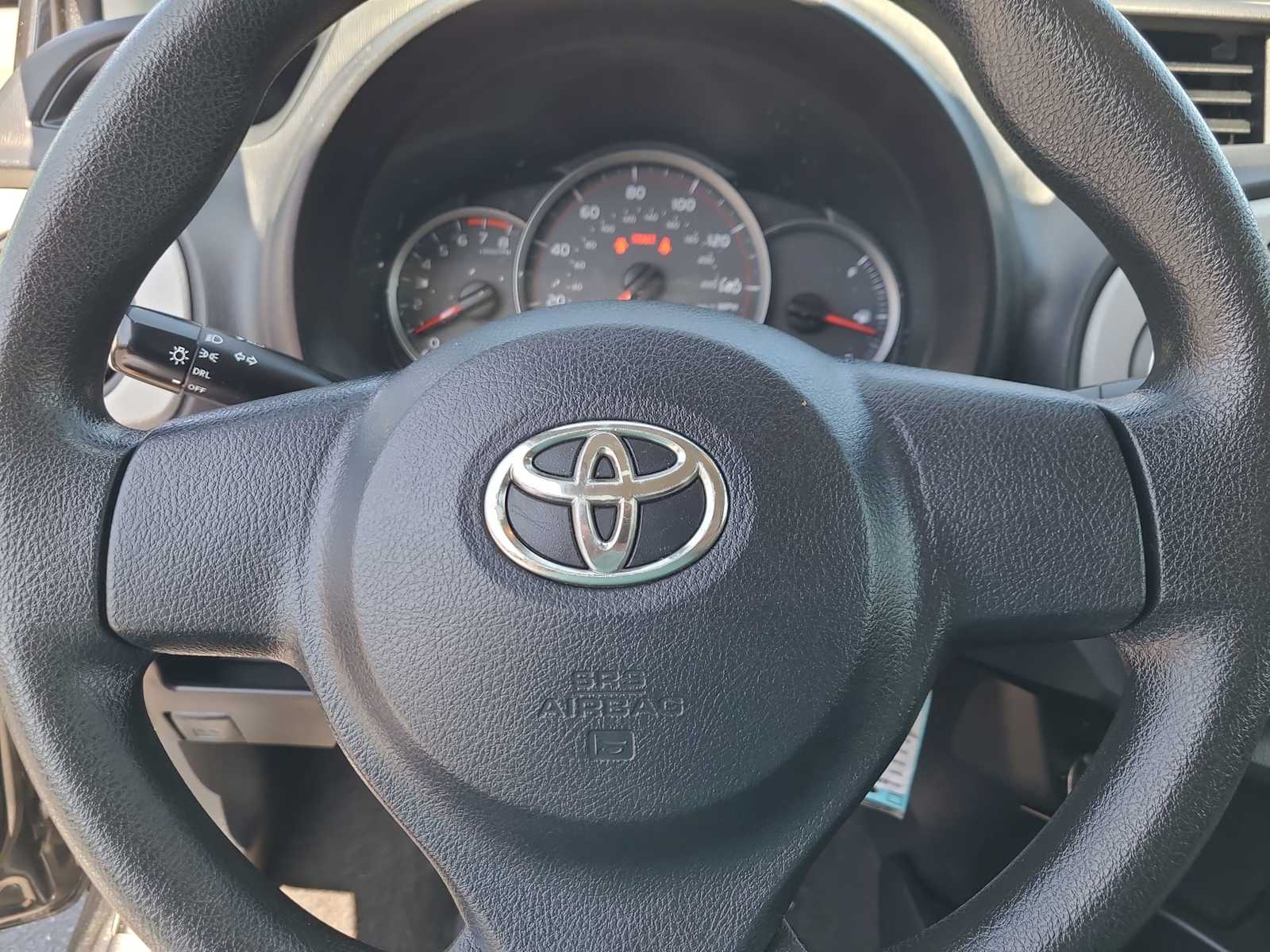 2014 Toyota Yaris L 23