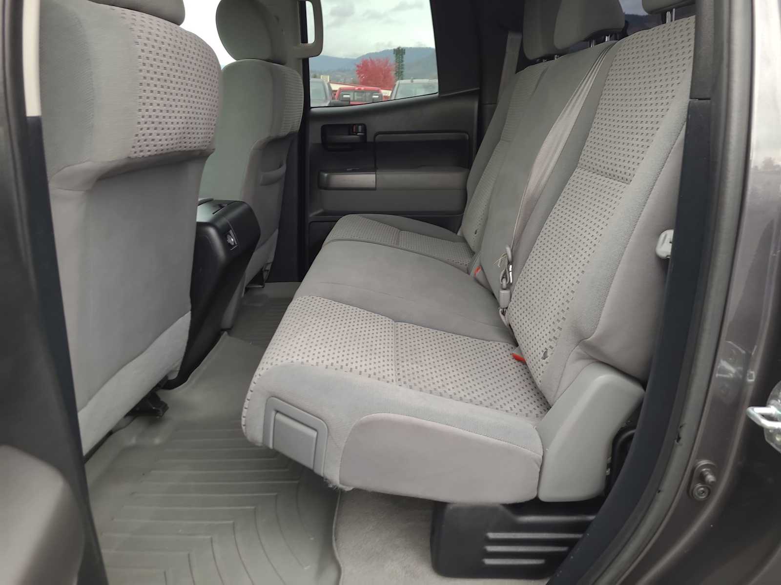 Thumbnail: 2011 Toyota Tundra - 21