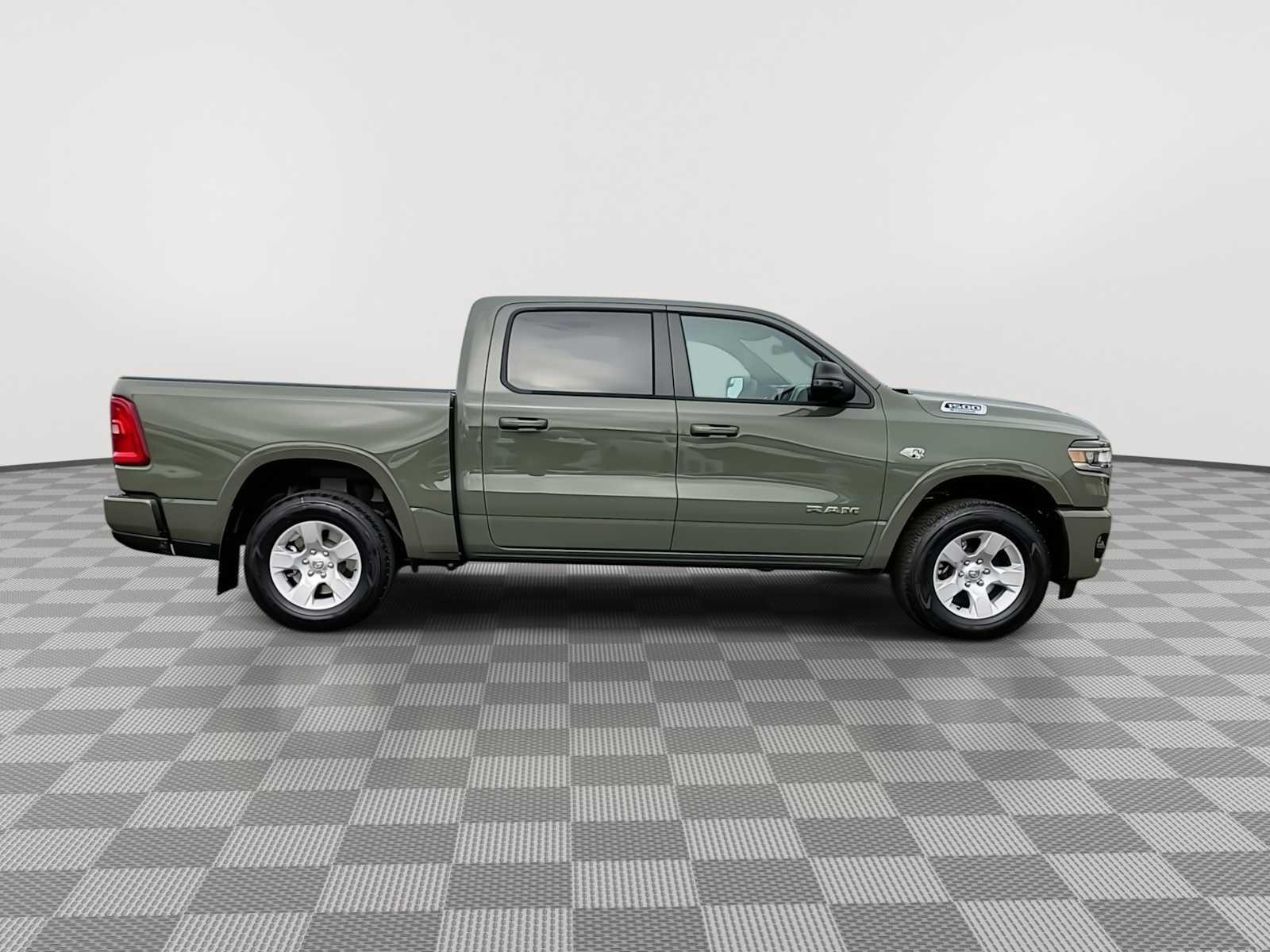 Thumbnail: 2026 RAM 1500 - 9