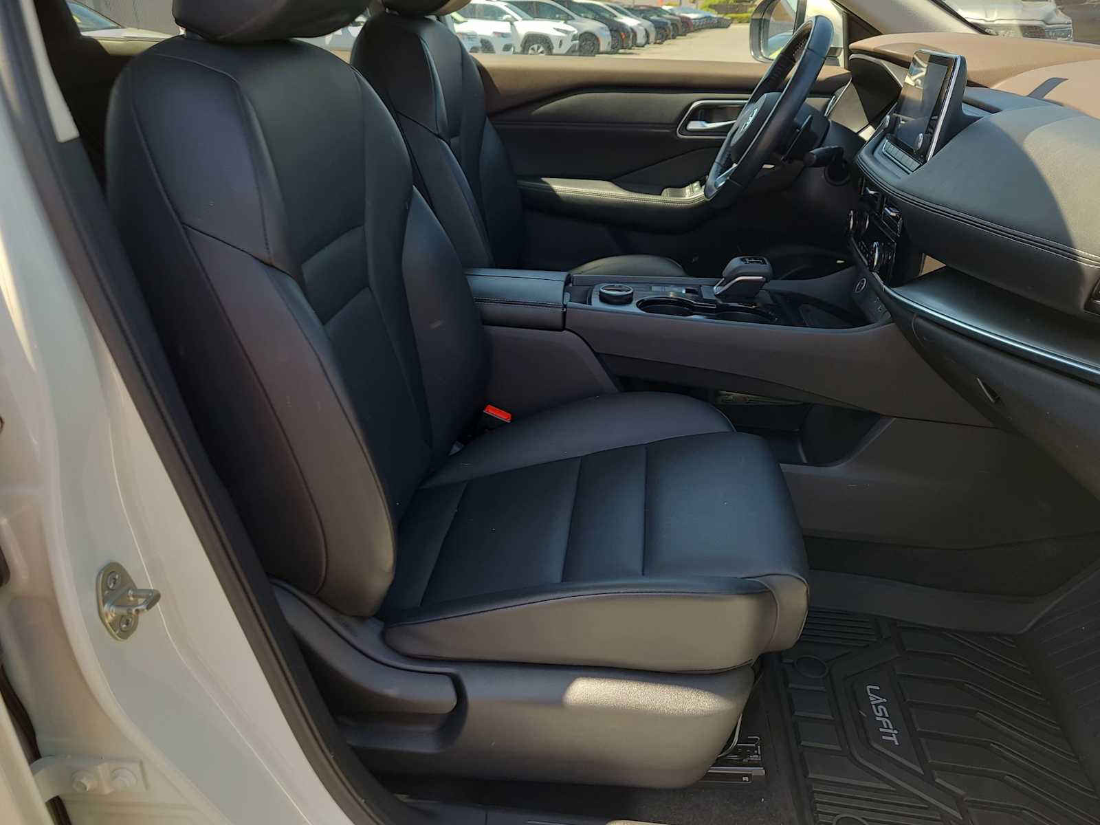 Thumbnail: 2021 Nissan Rogue - 22