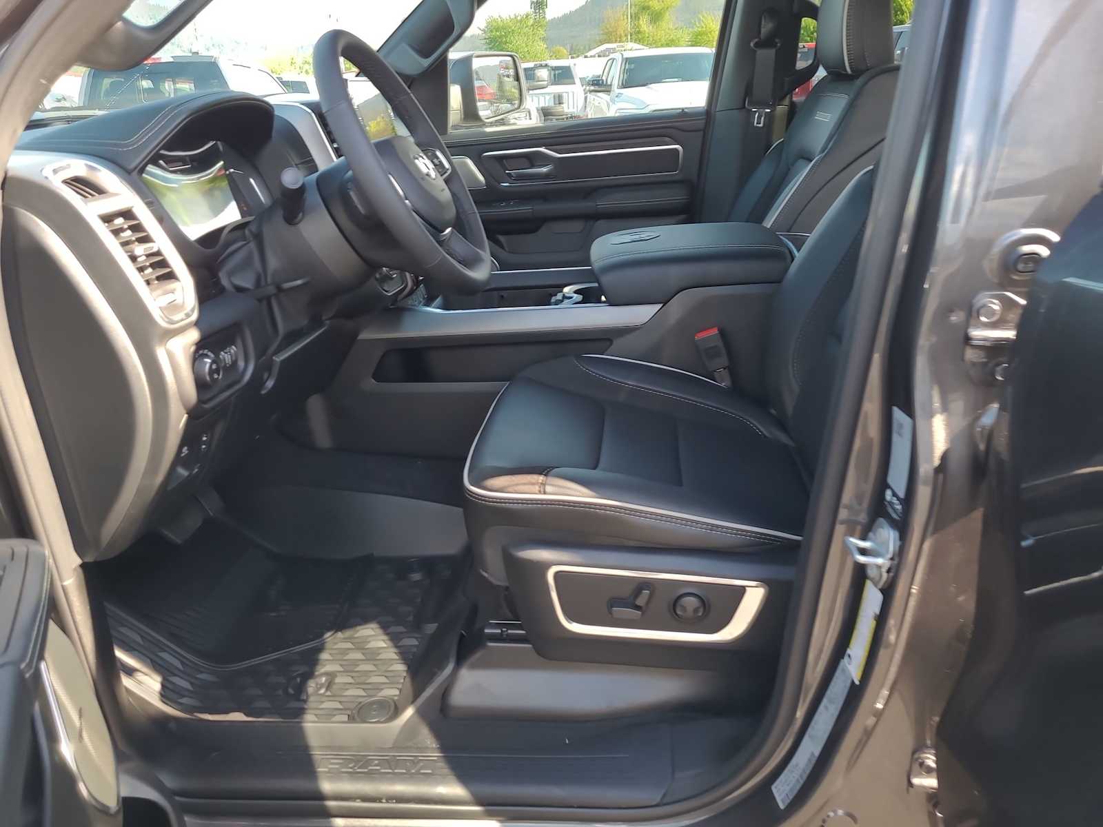 Thumbnail: 2026 RAM 1500 - 19