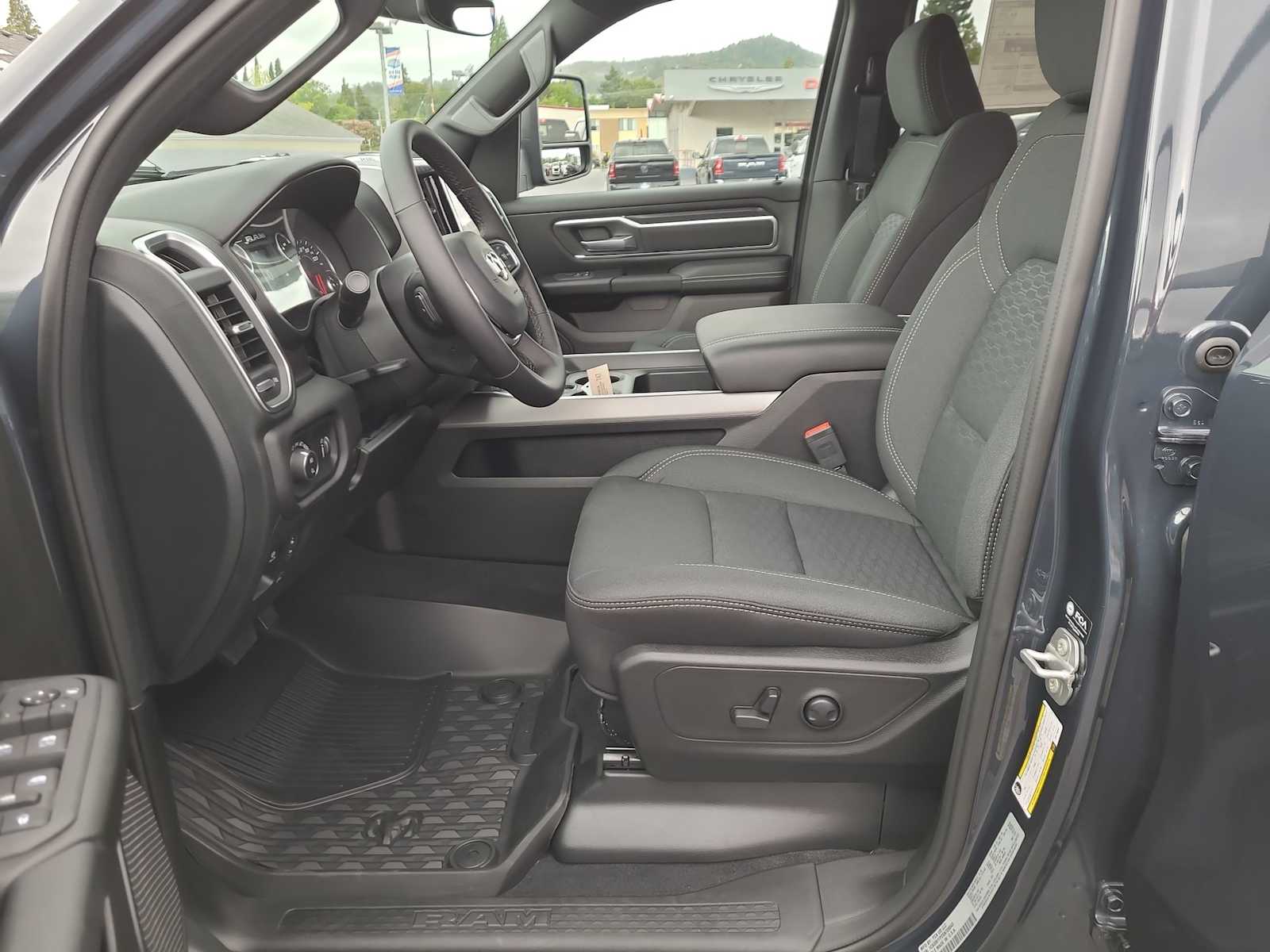 Thumbnail: 2025 RAM 1500 - 19