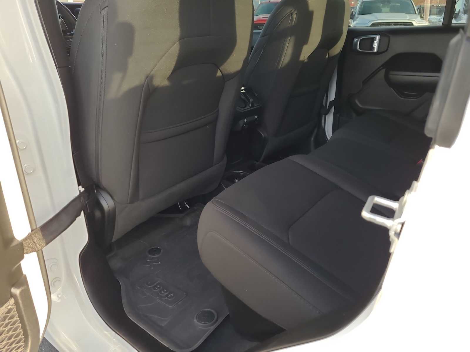 Thumbnail: 2023 Jeep Gladiator - 20