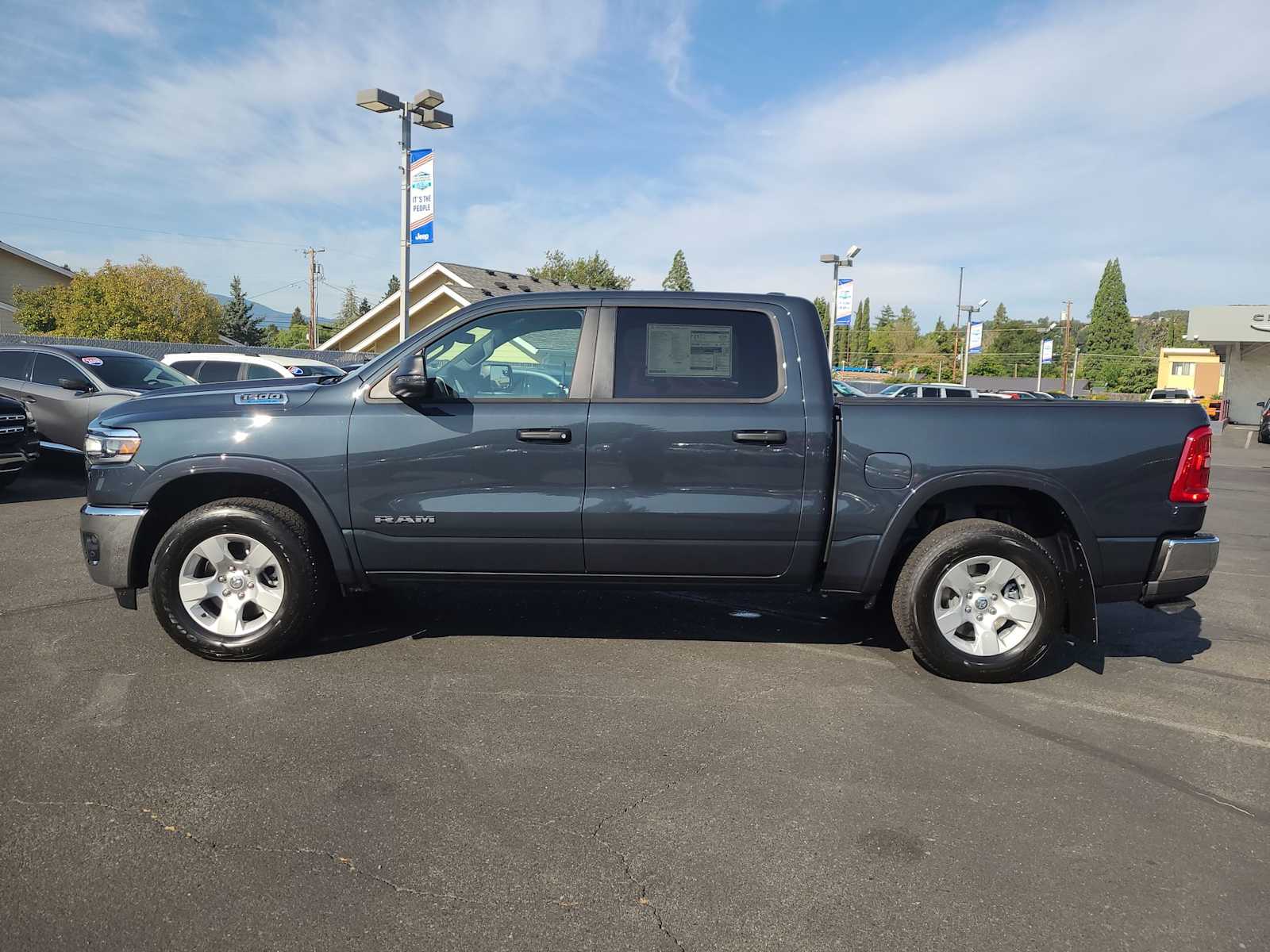 Thumbnail: 2025 RAM 1500 - 11