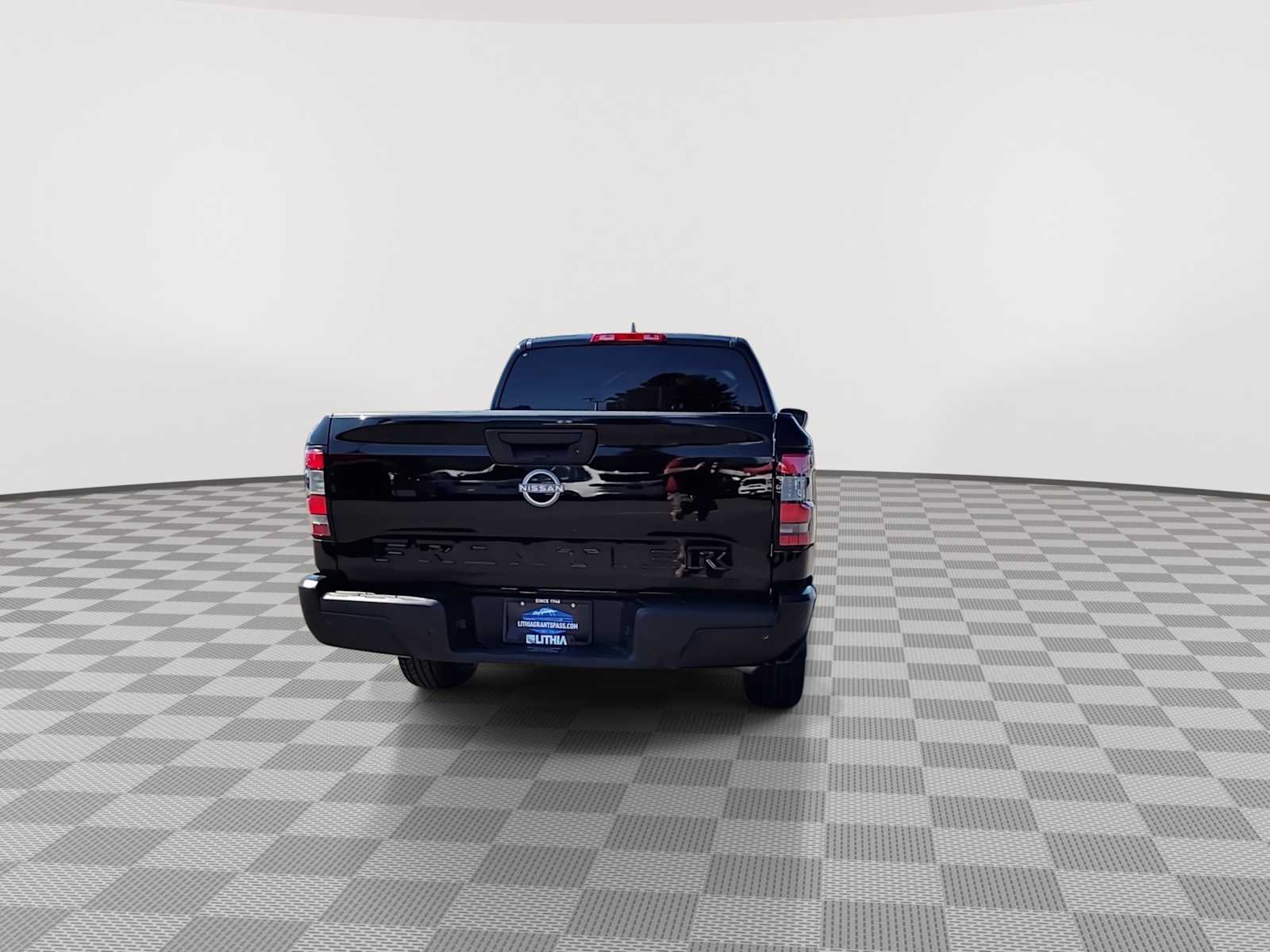 Thumbnail: 2022 Nissan Frontier - 7