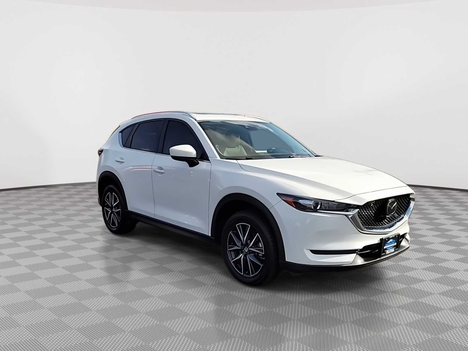 2018 Mazda CX-5 Touring photo 2
