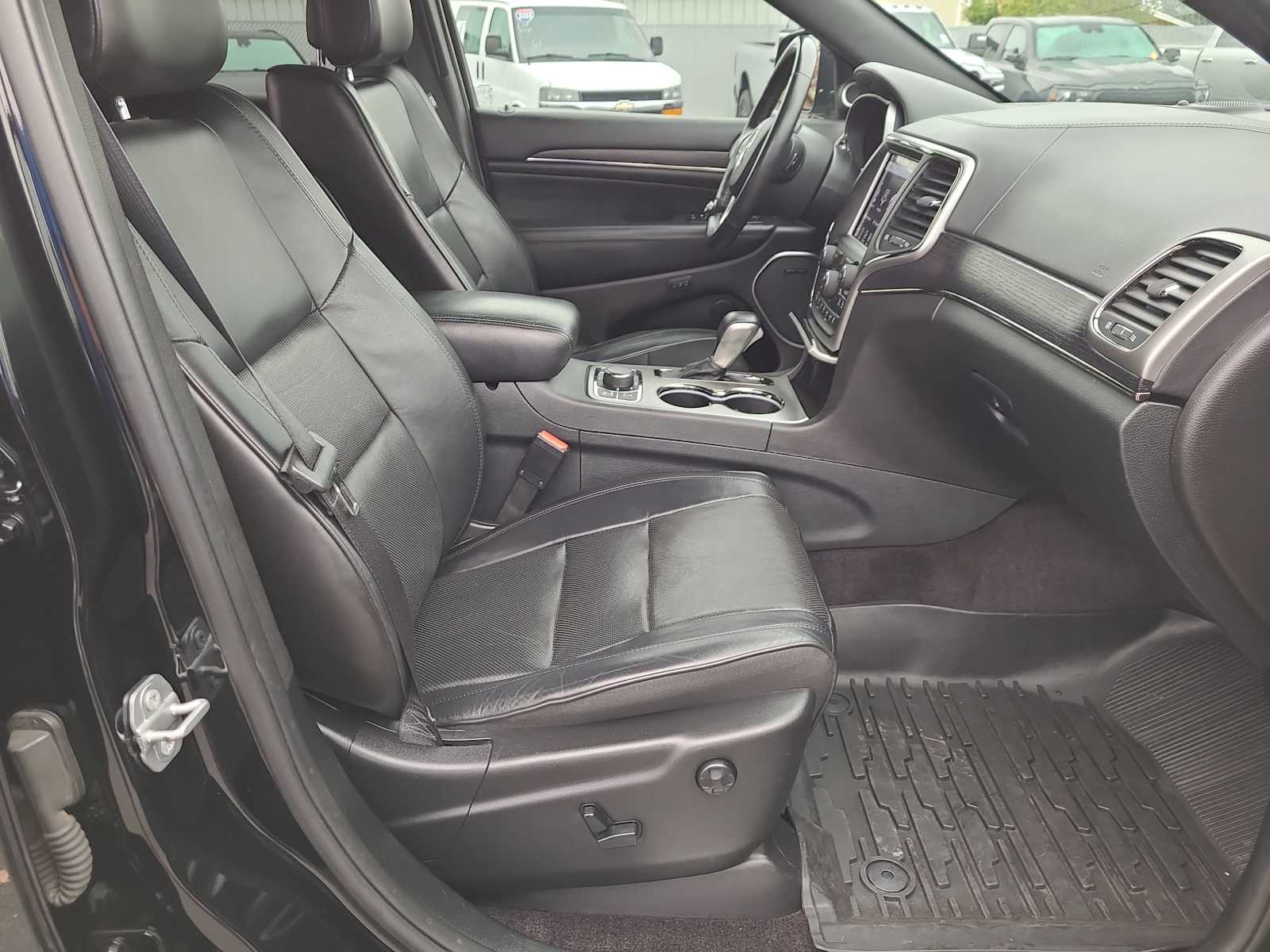 Thumbnail: 2018 Jeep Grand Cherokee - 22