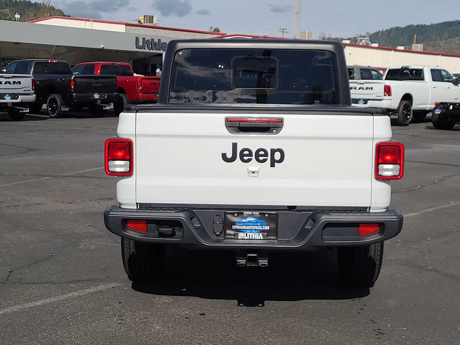 Thumbnail: 2021 Jeep Gladiator - 13