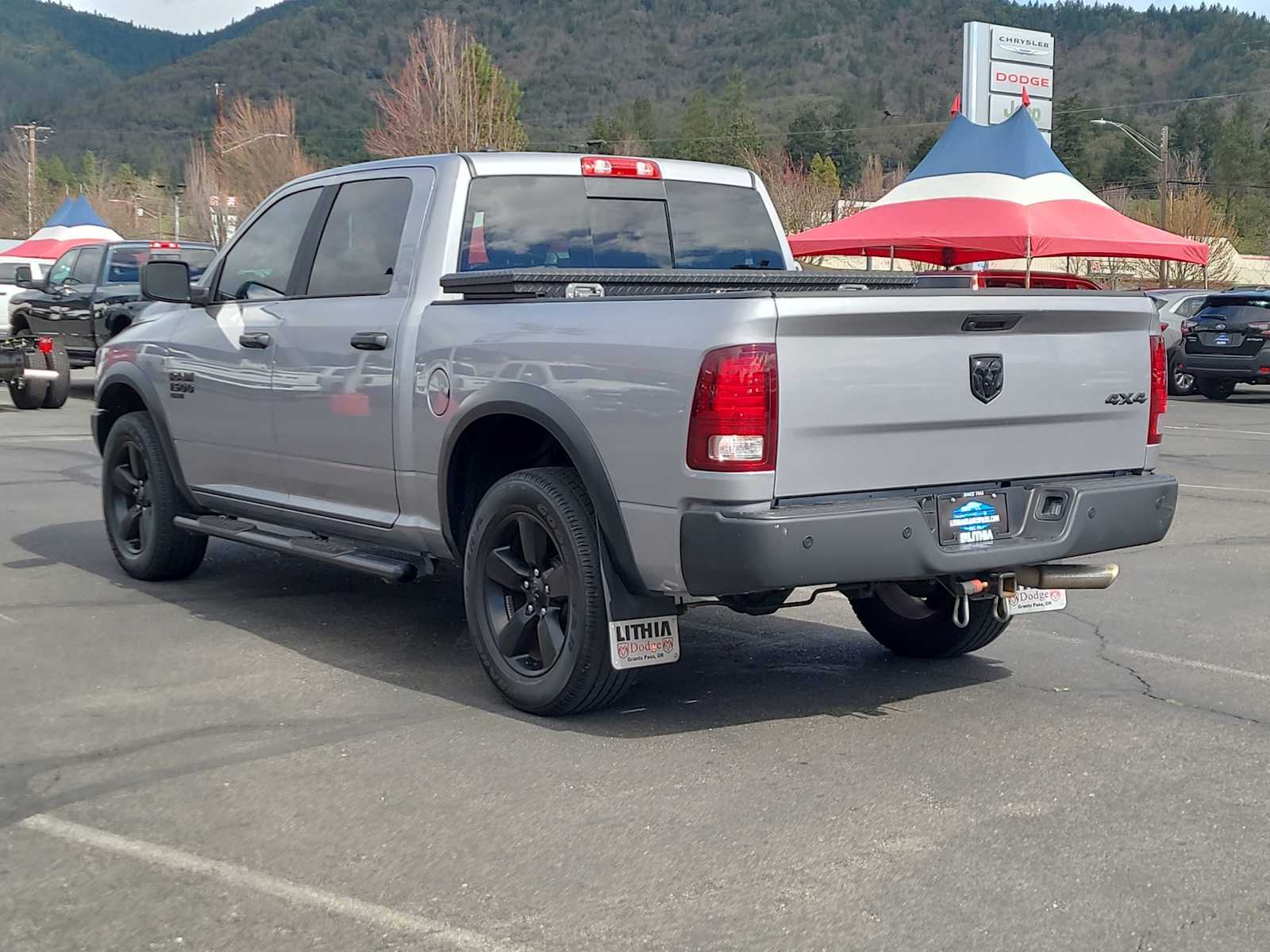 Thumbnail: 2020 RAM 1500 Classic - 12