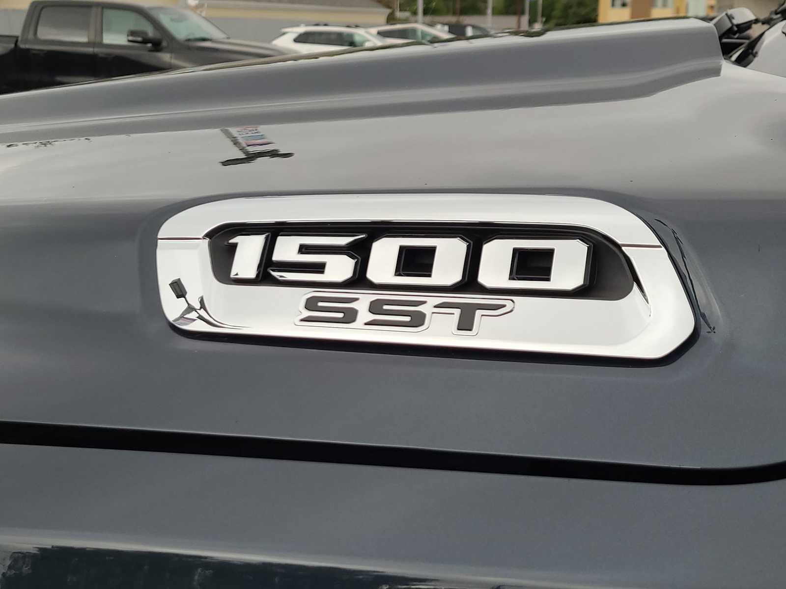 Thumbnail: 2025 RAM 1500 - 15