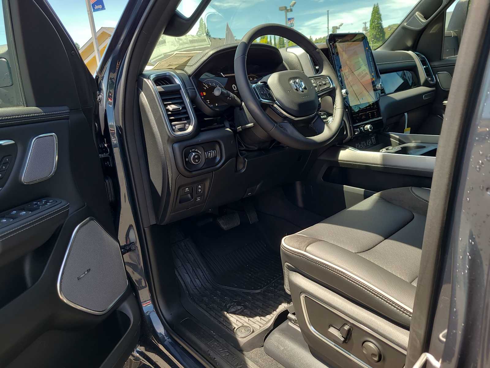 Thumbnail: 2025 RAM 1500 - 10
