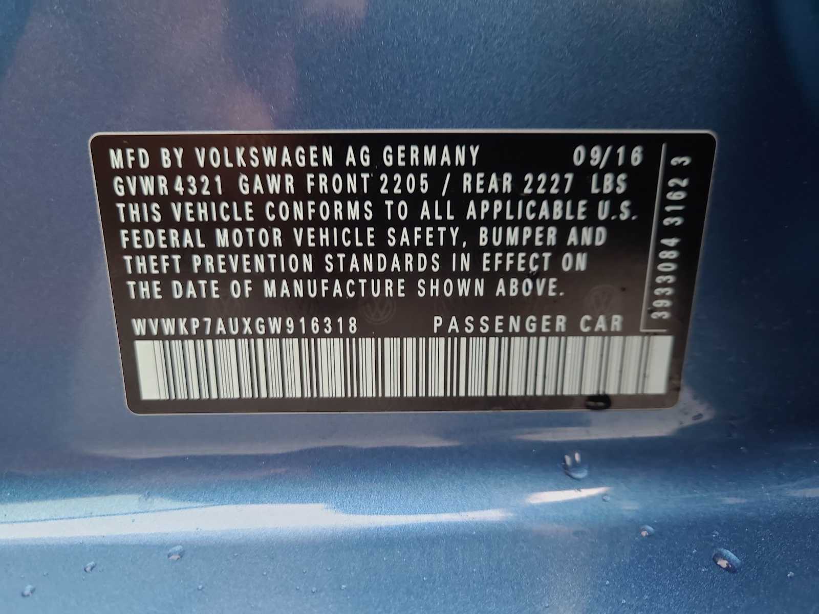 Thumbnail: 2016 Volkswagen e-Golf - 29