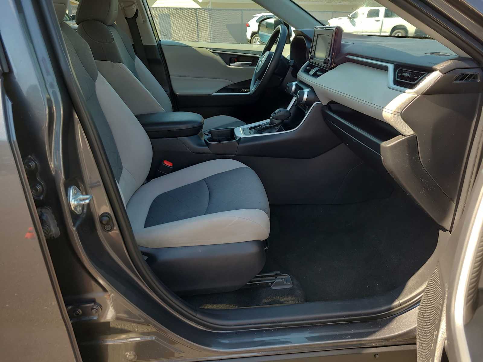Thumbnail: 2021 Toyota RAV4 - 22