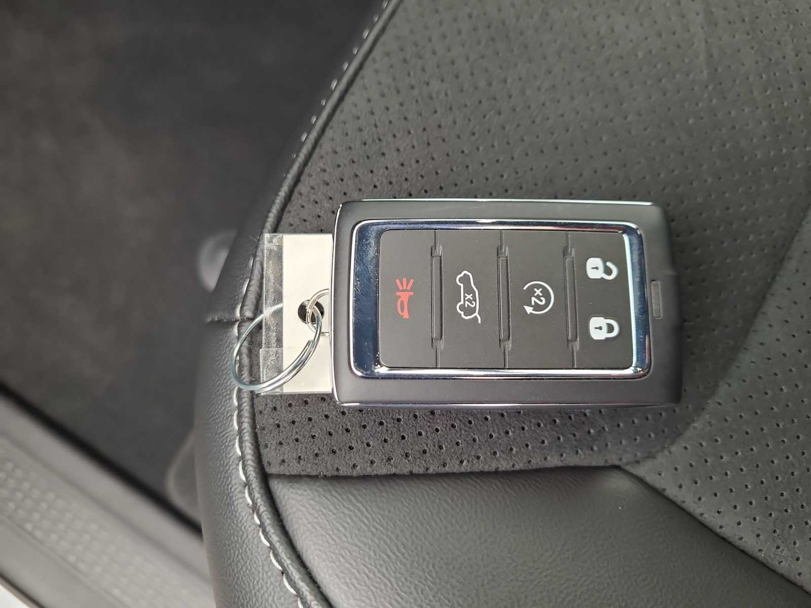 Thumbnail: 2025 Jeep Grand Cherokee - 28