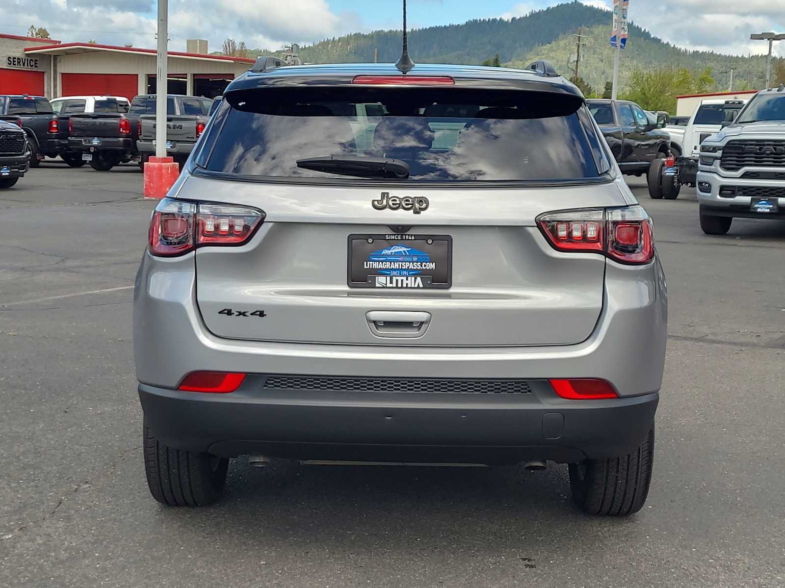 Thumbnail: 2023 Jeep Compass - 13