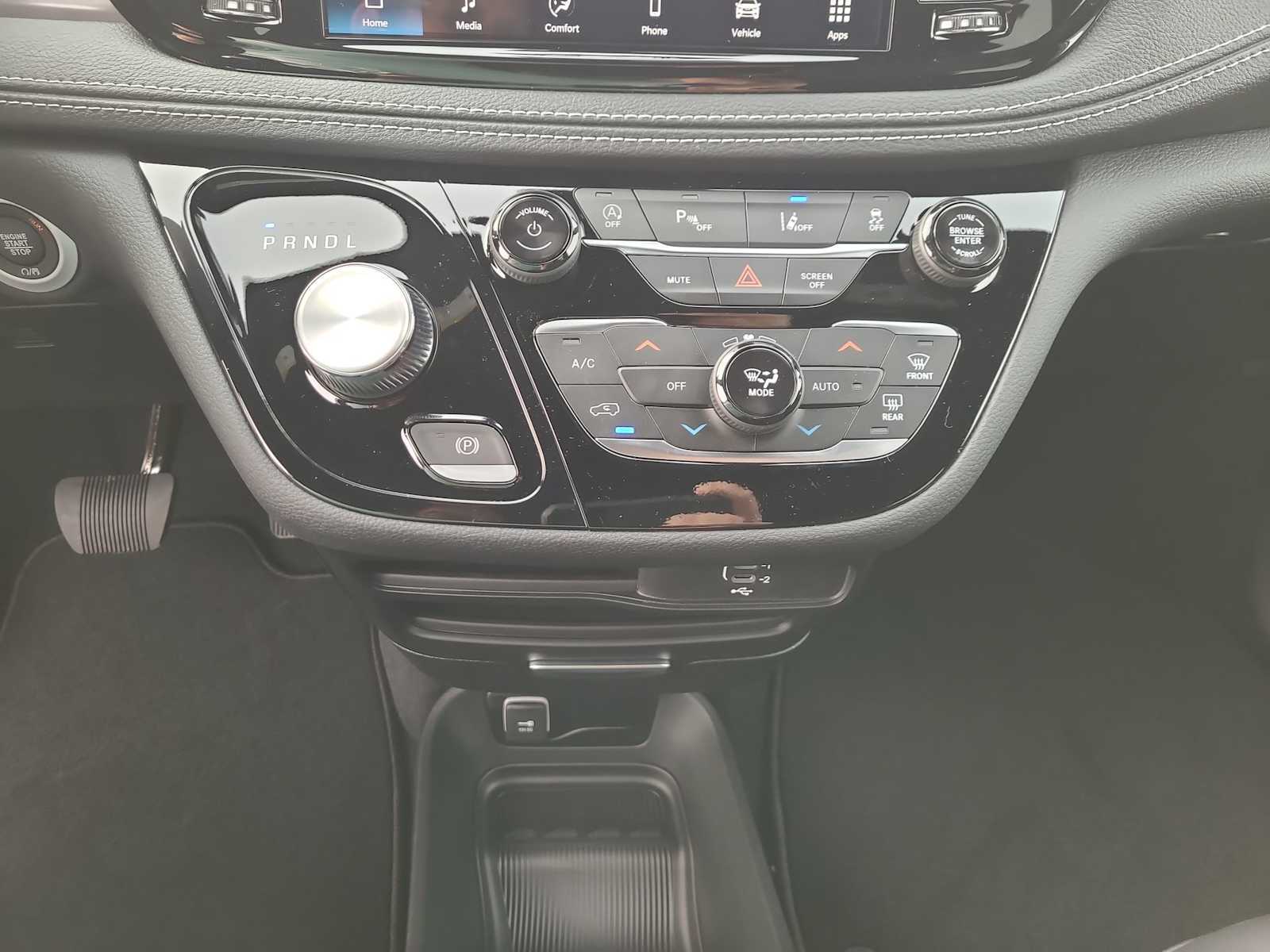 Thumbnail: 2026 Chrysler Pacifica - 25