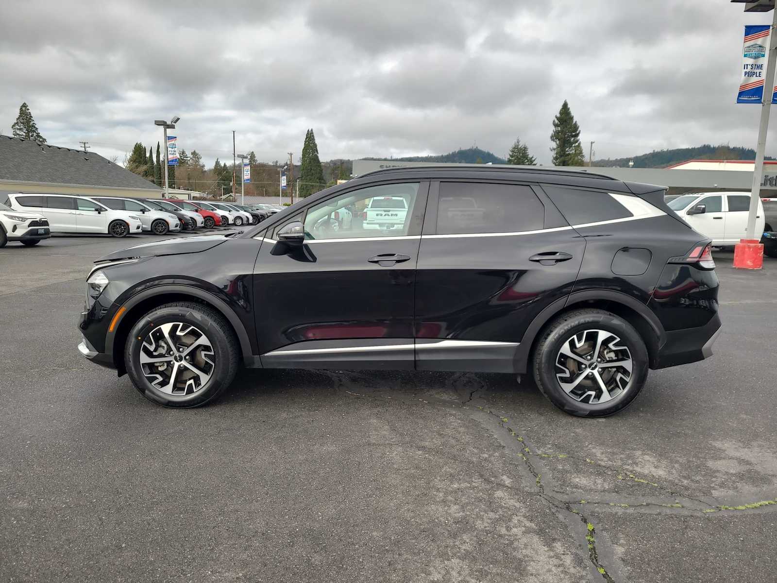 Thumbnail: 2023 Kia Sportage - 11