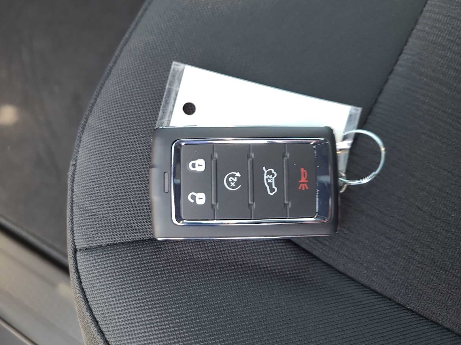 Thumbnail: 2025 Jeep Grand Cherokee - 28