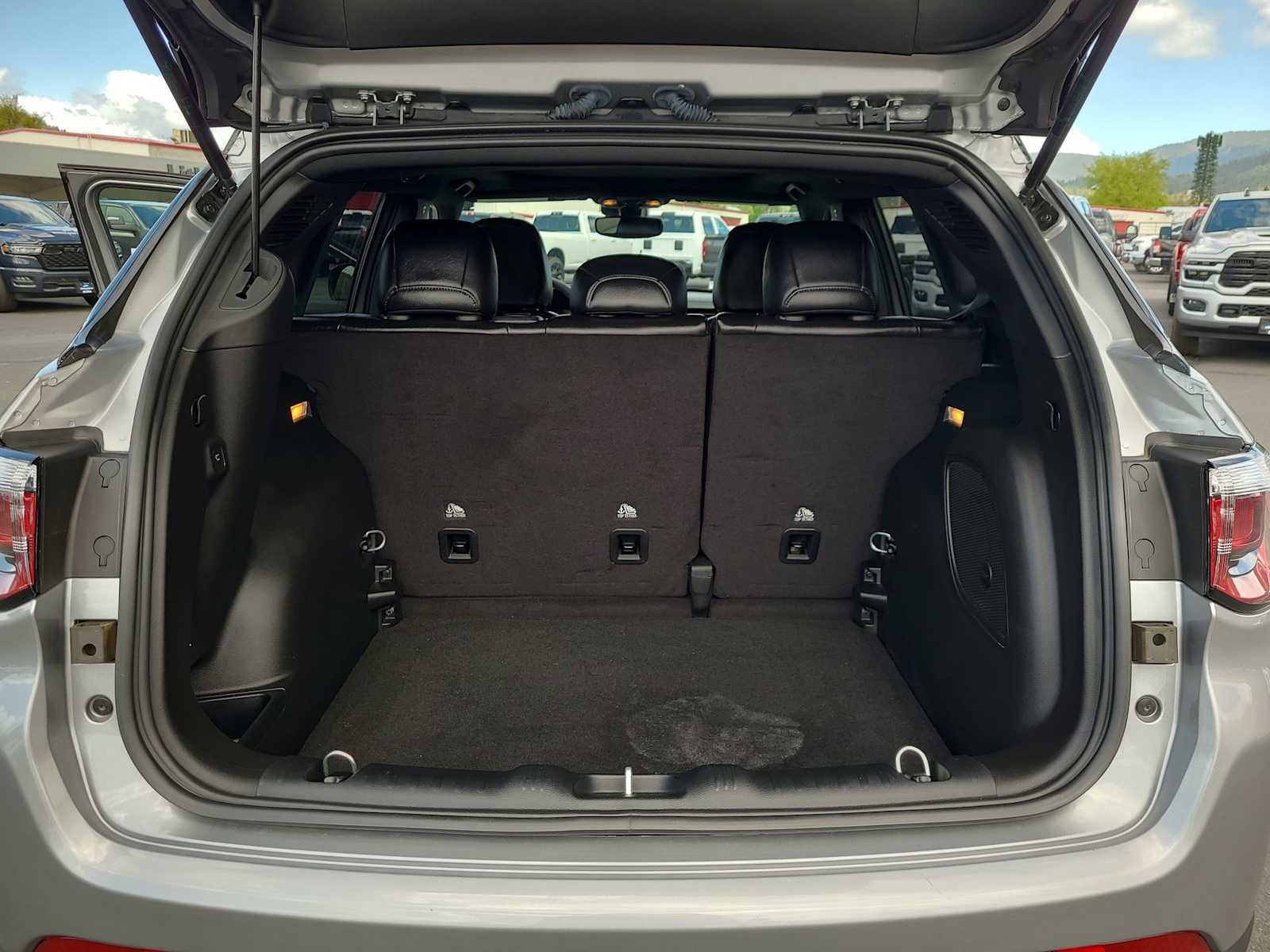 Thumbnail: 2023 Jeep Compass - 27