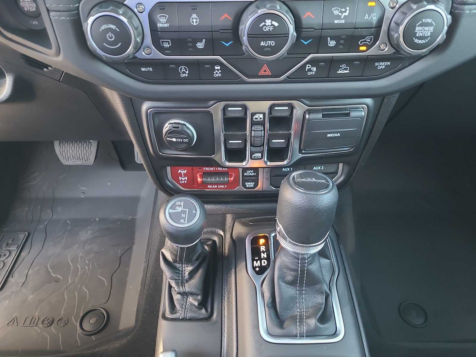 Thumbnail: 2025 Jeep Gladiator - 25