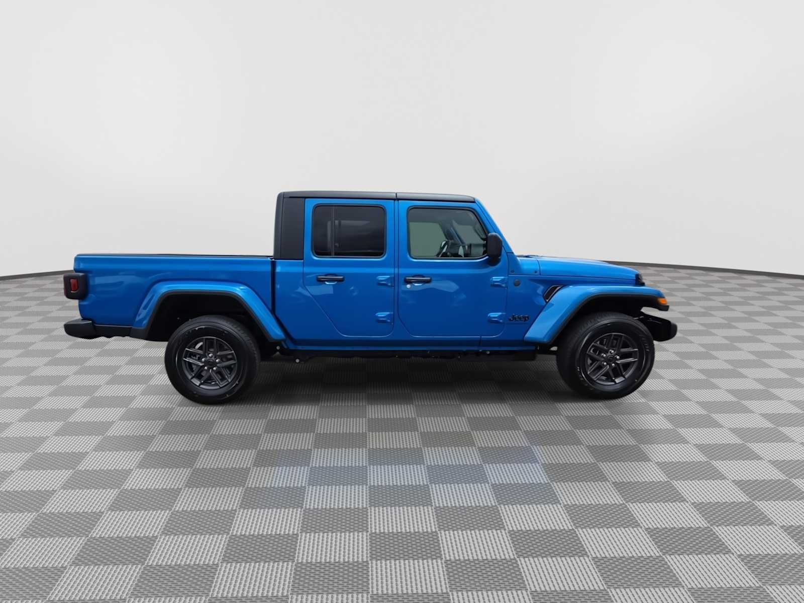 Thumbnail: 2026 Jeep Gladiator - 9