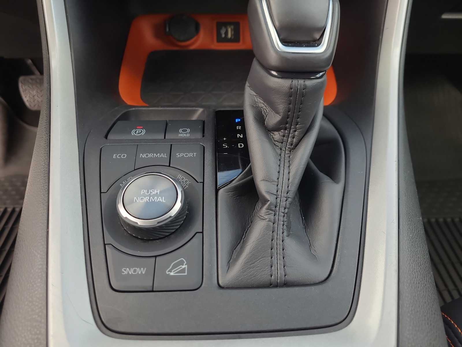 Thumbnail: 2024 Toyota RAV4 - 25