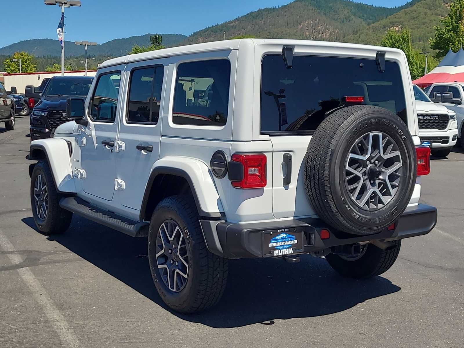 Thumbnail: 2024 Jeep Wrangler - 11
