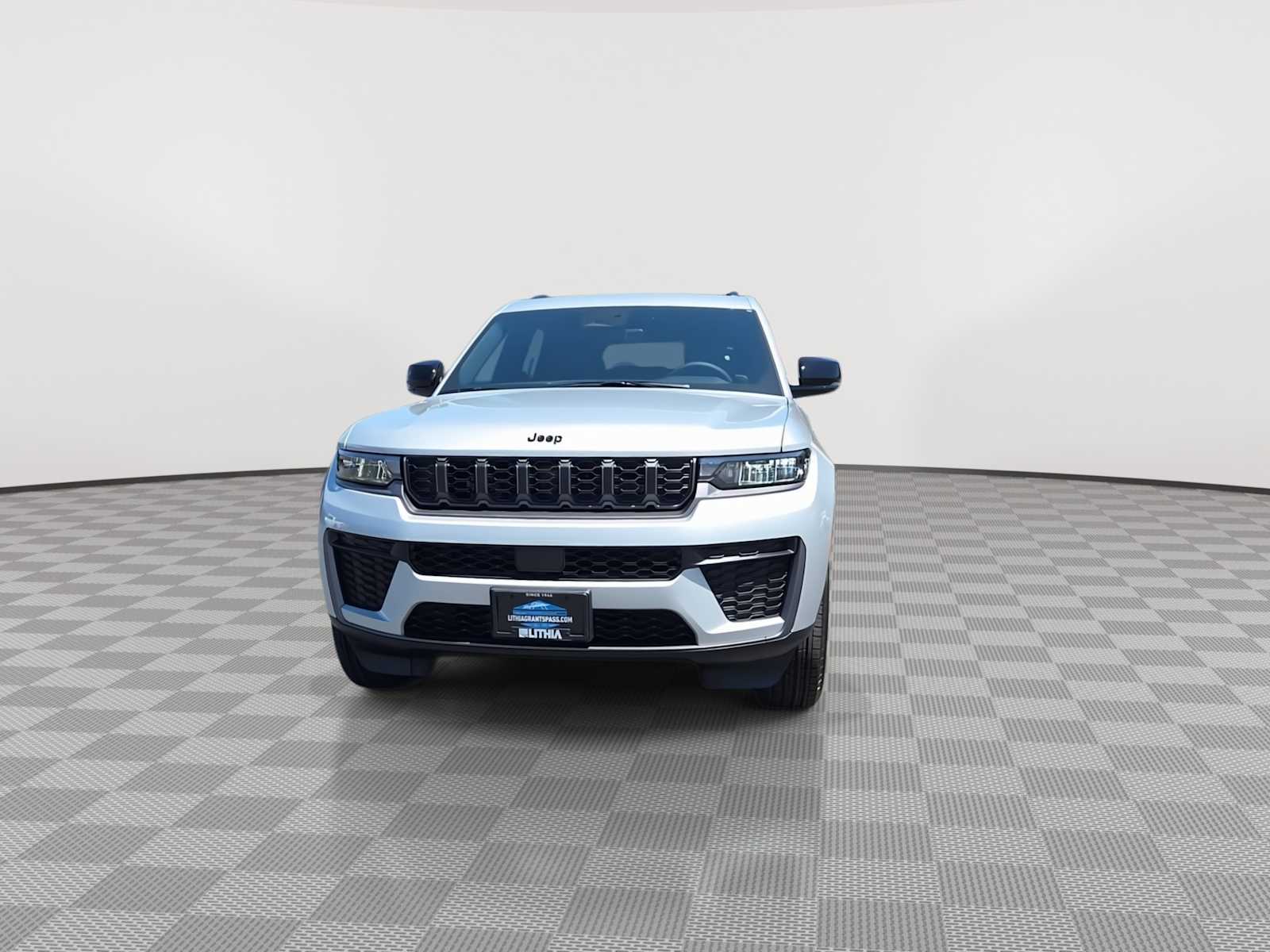 Thumbnail: 2026 Jeep Grand Cherokee - 3