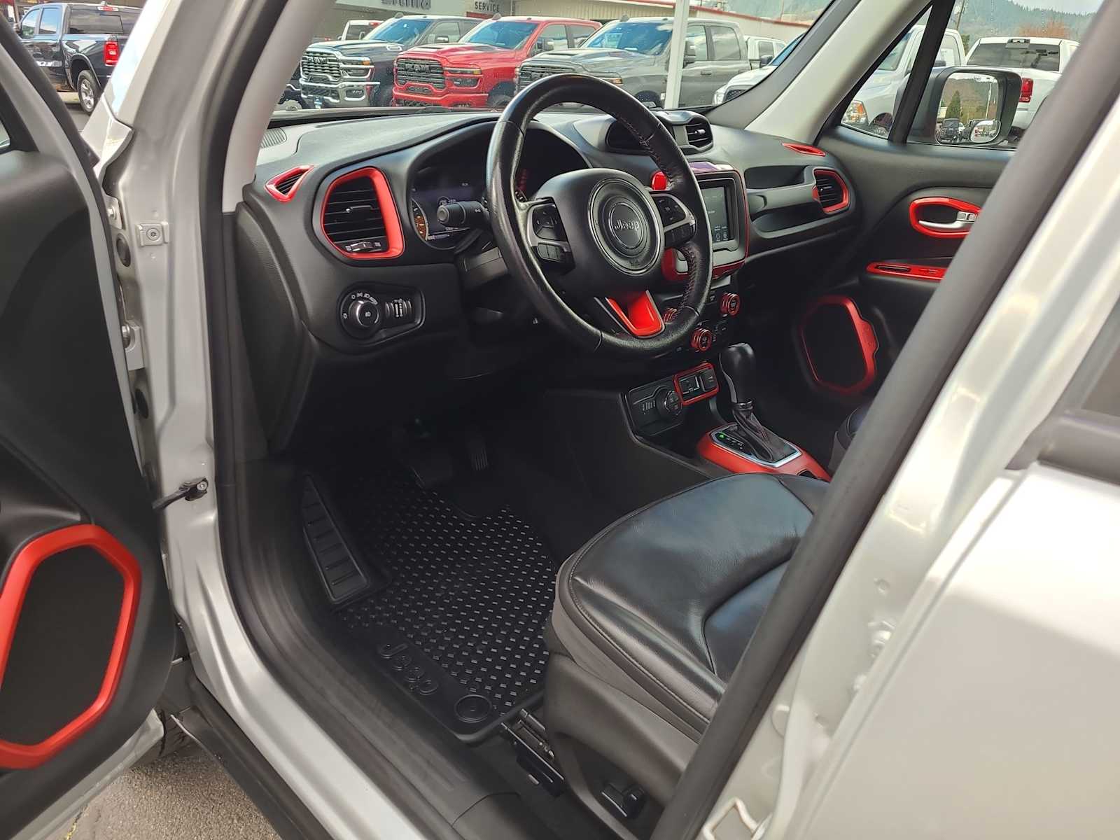 Thumbnail: 2020 Jeep Renegade - 10