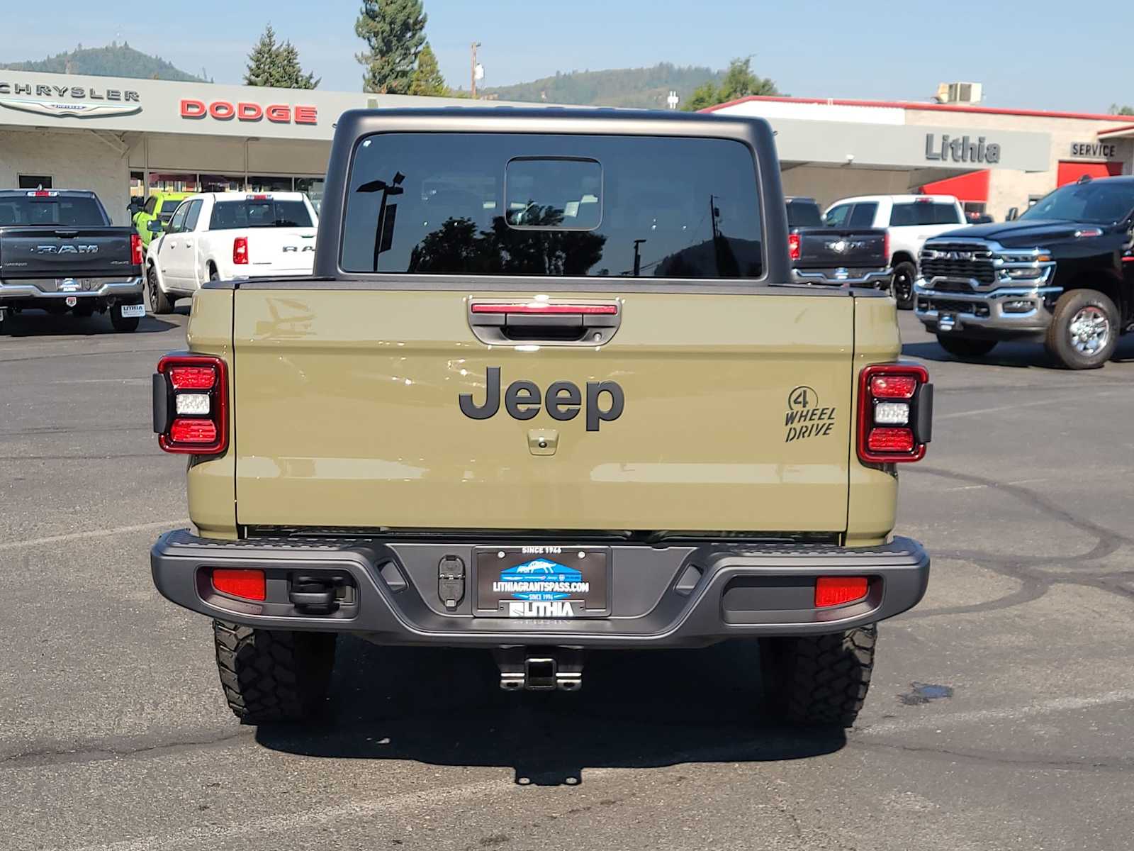 Thumbnail: 2025 Jeep Gladiator - 13