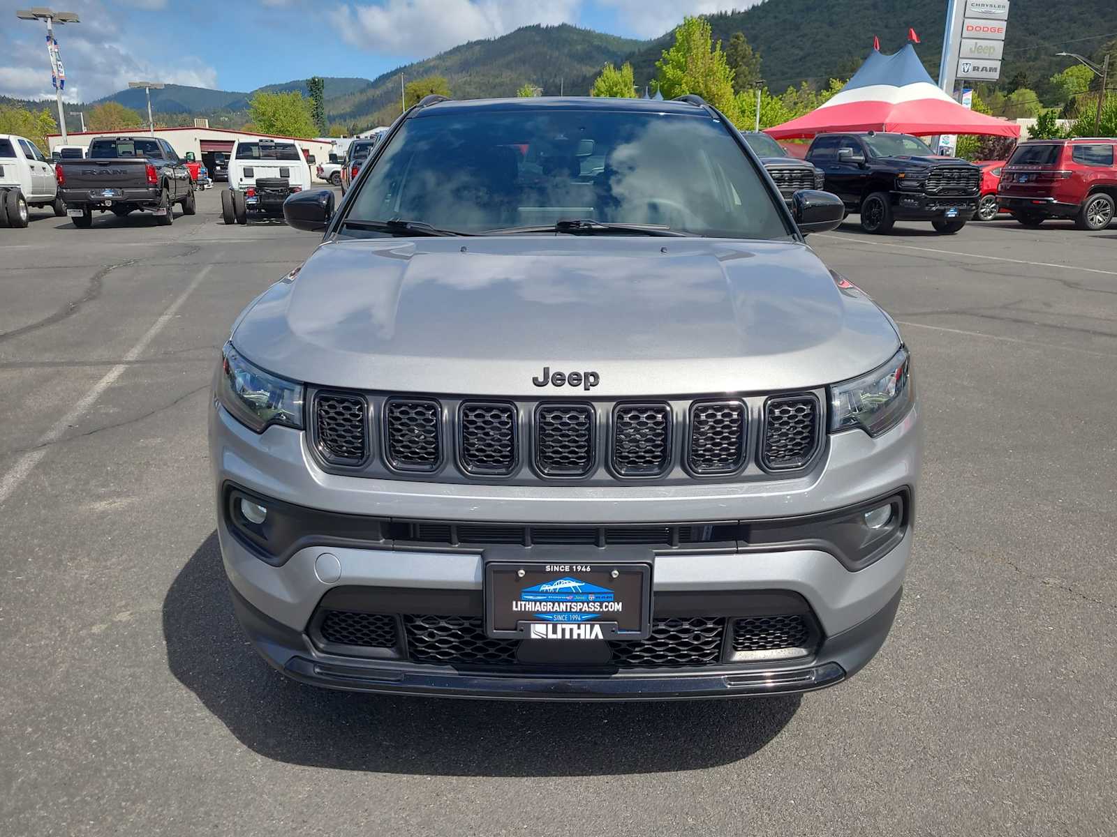 Thumbnail: 2023 Jeep Compass - 14