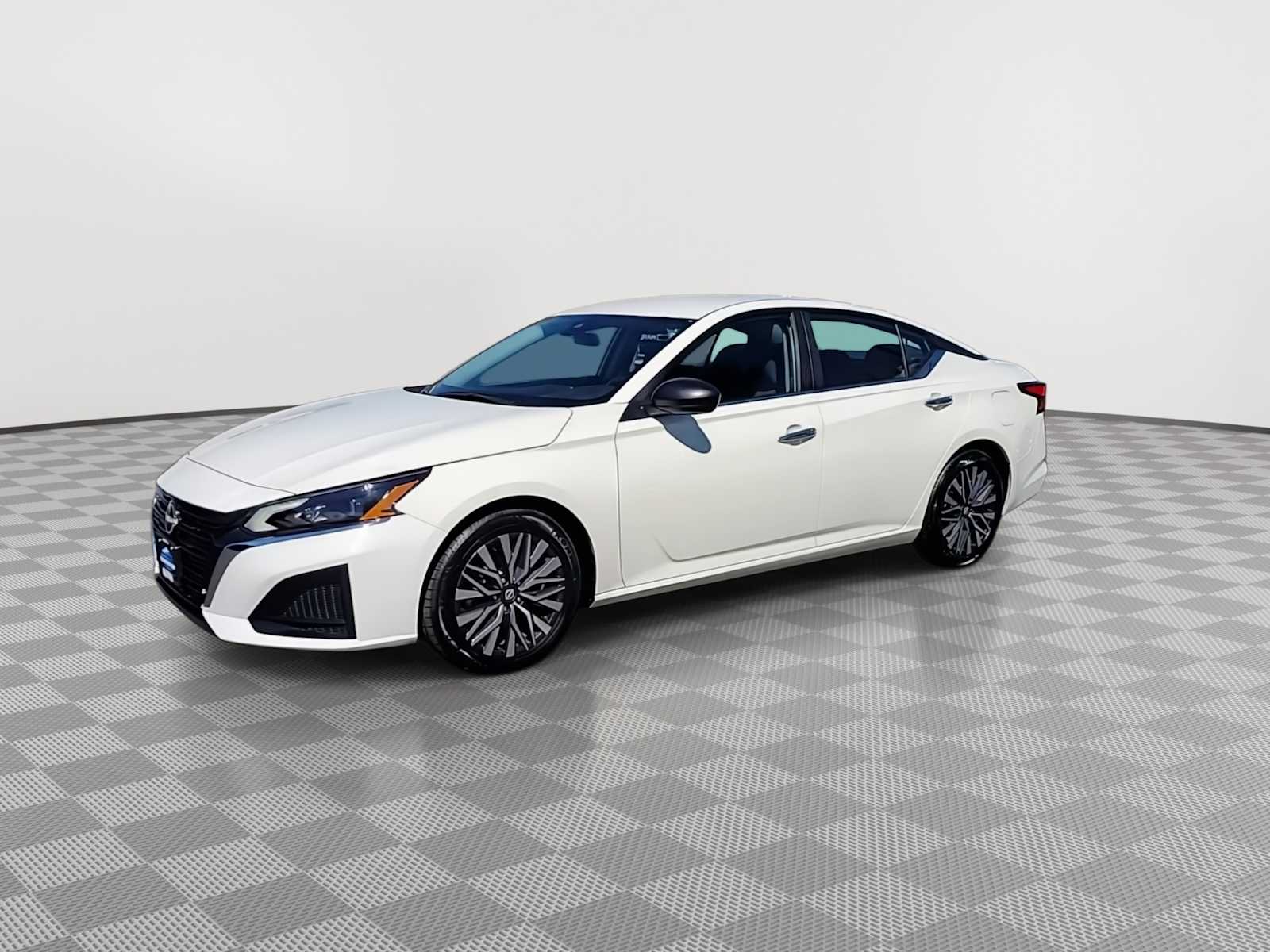 Thumbnail: 2025 Nissan Altima - 4