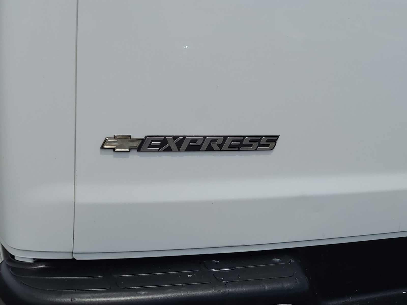 Thumbnail: 2018 Chevrolet Express - 15
