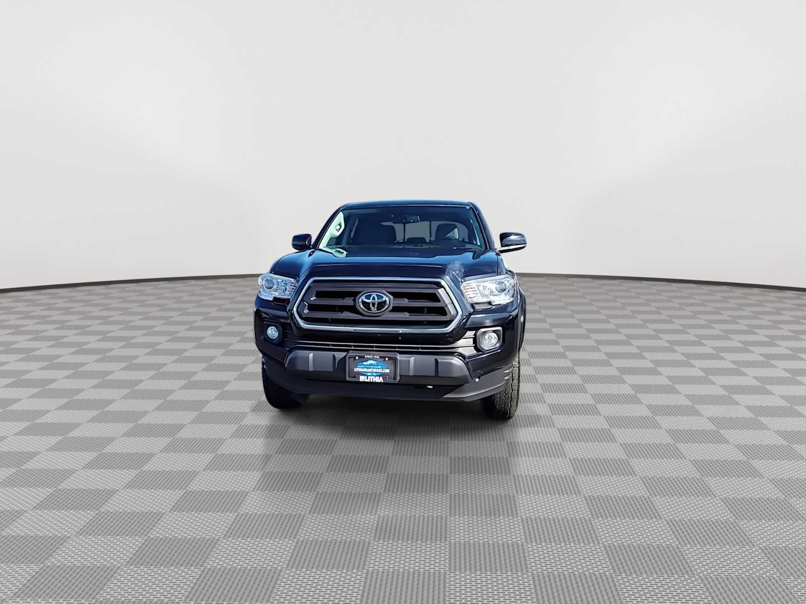 Thumbnail: 2022 Toyota Tacoma - 3