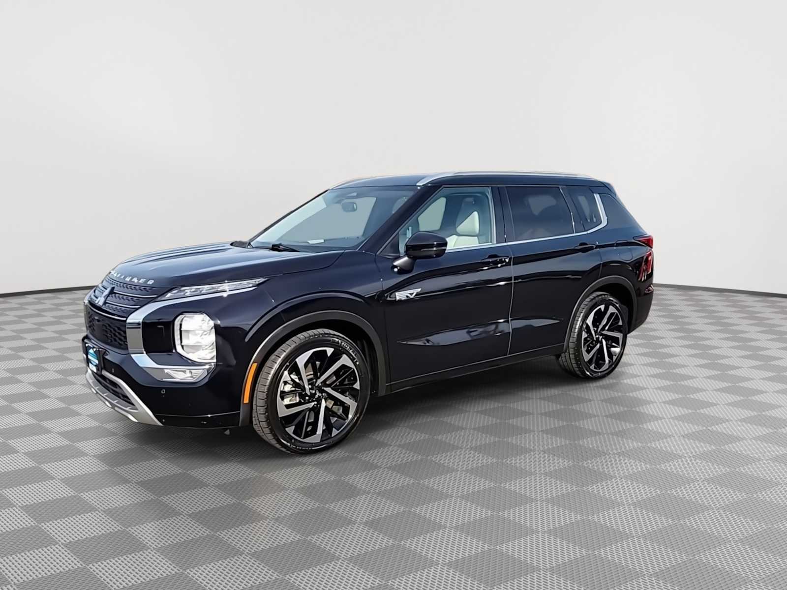 Thumbnail: 2024 Mitsubishi Outlander - 4