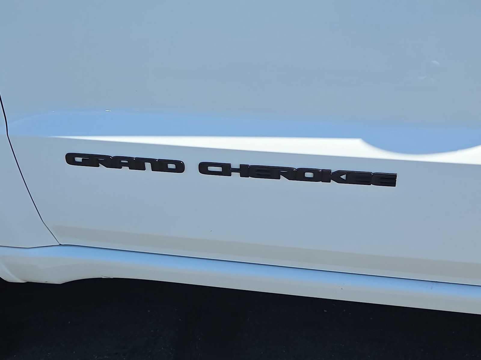 Thumbnail: 2020 Jeep Grand Cherokee - 15