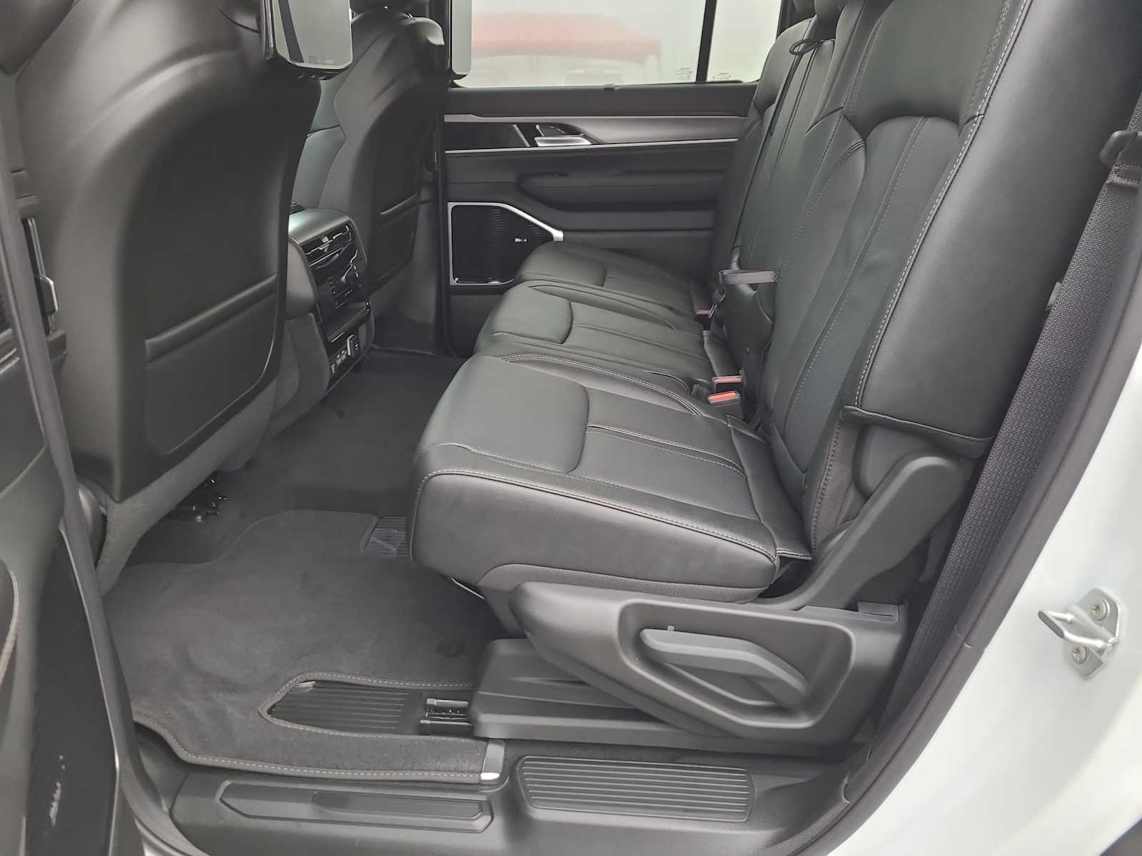 Thumbnail: 2026 Jeep Grand Wagoneer - 21