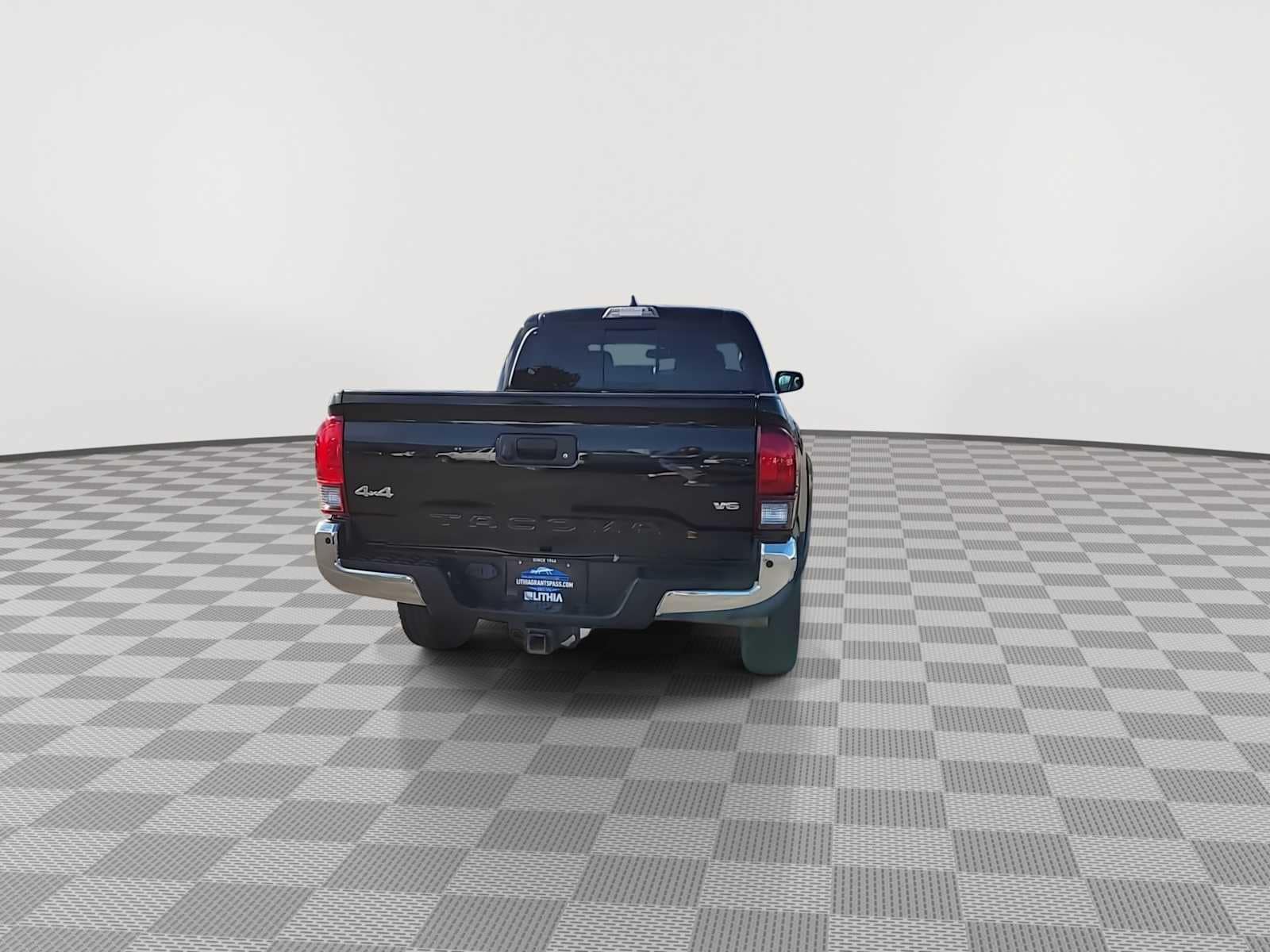 Thumbnail: 2022 Toyota Tacoma - 7