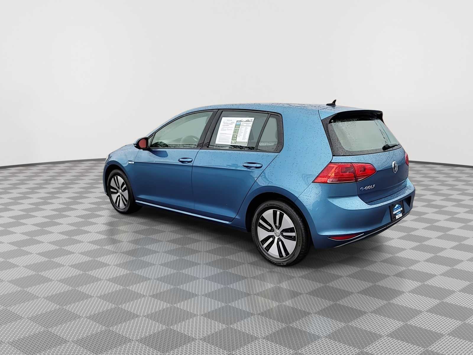 Thumbnail: 2016 Volkswagen e-Golf - 6