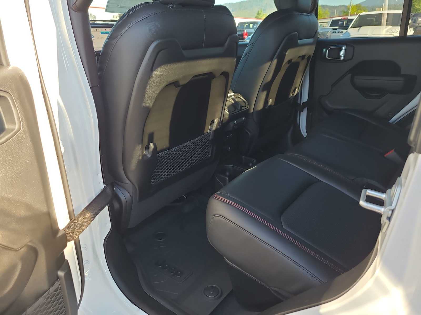 Thumbnail: 2025 Jeep Gladiator - 20