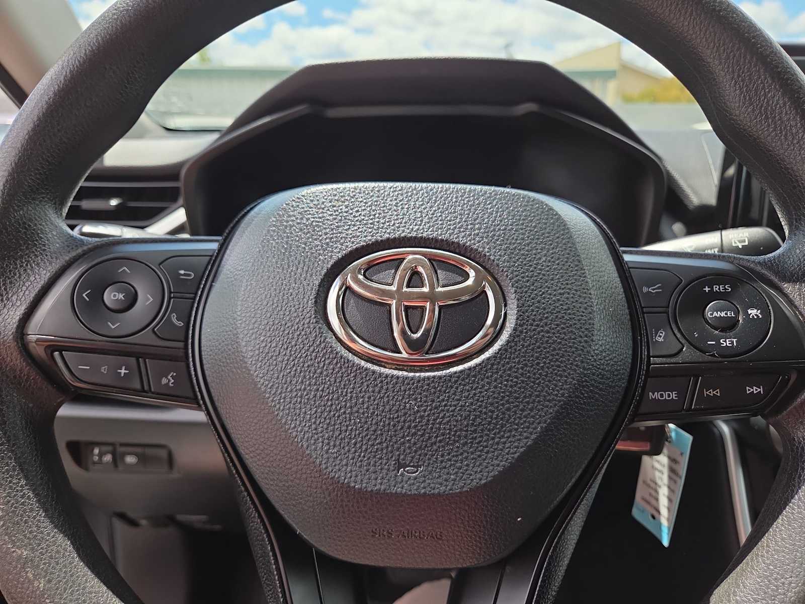 Thumbnail: 2019 Toyota RAV4 - 23