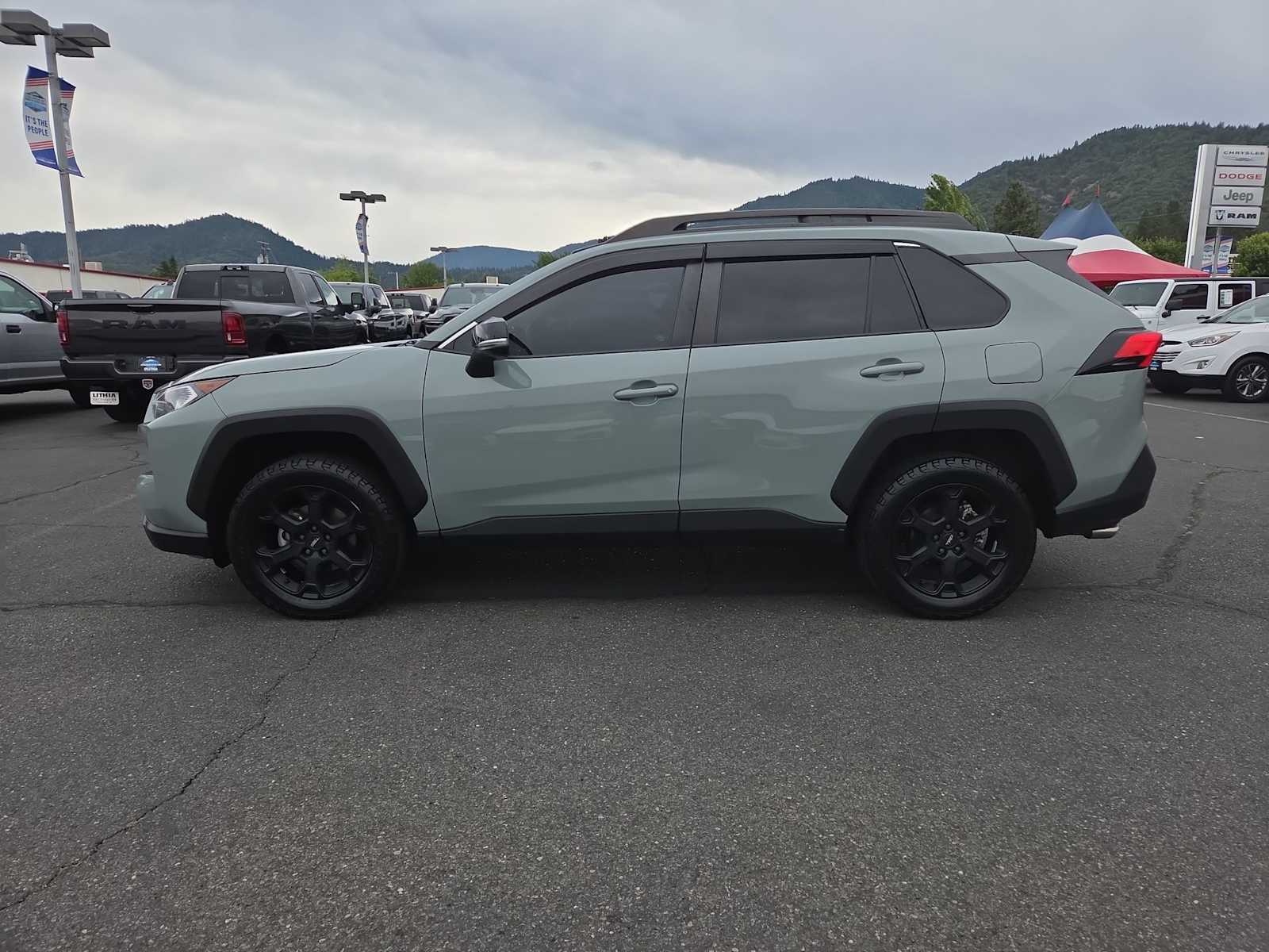 Thumbnail: 2021 Toyota RAV4 - 10