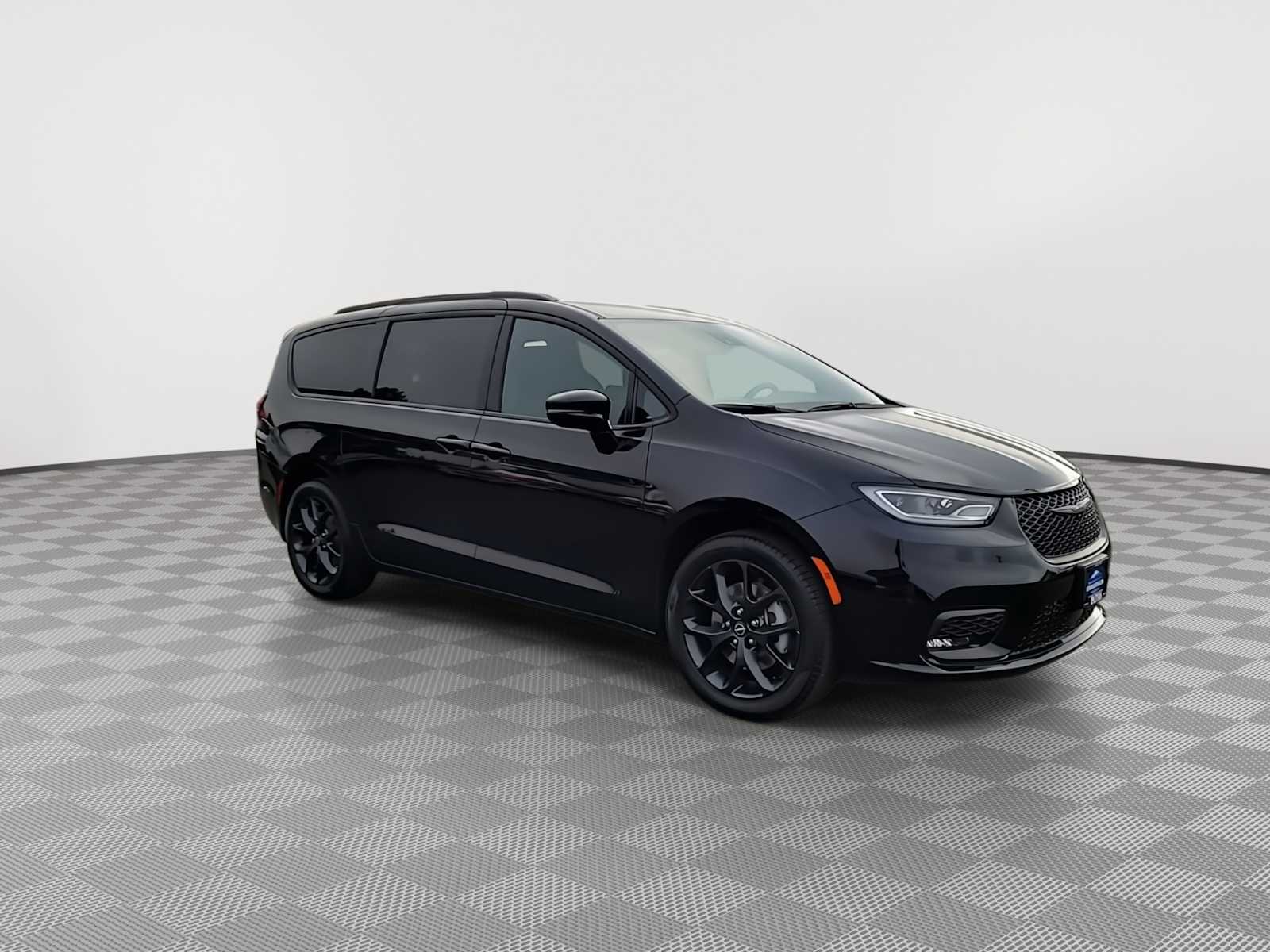 Thumbnail: 2026 Chrysler Pacifica - 2