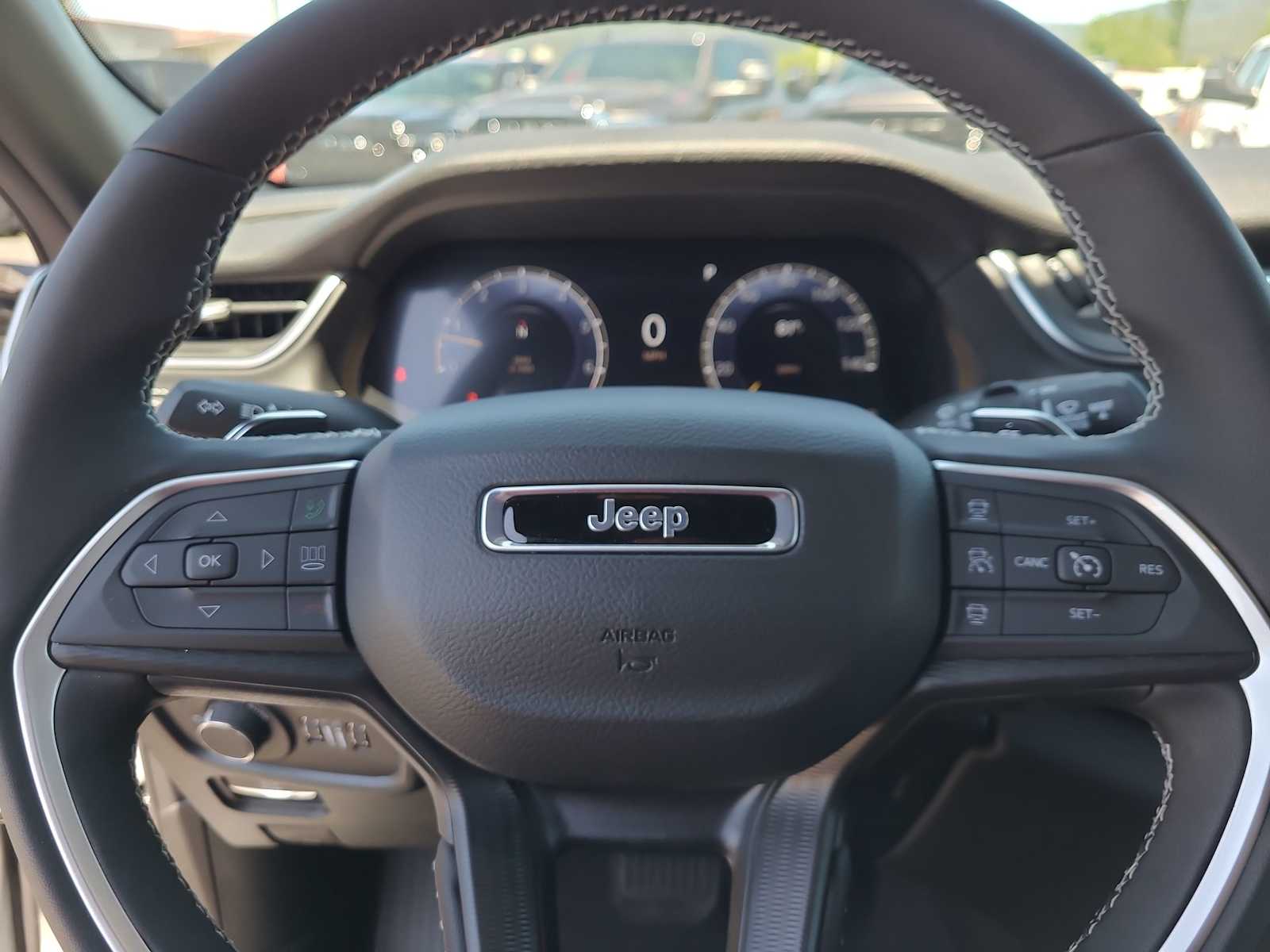 Thumbnail: 2025 Jeep Grand Cherokee - 23