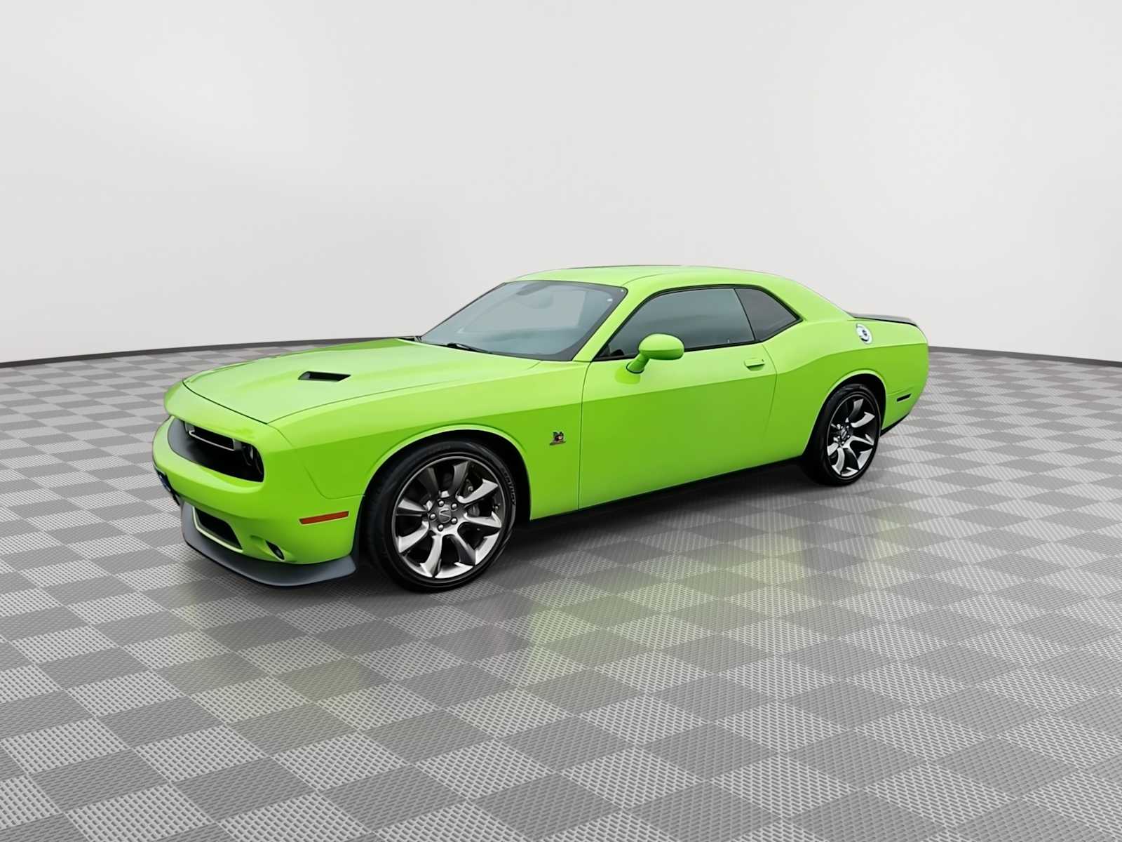 Thumbnail: 2015 Dodge Challenger - 4