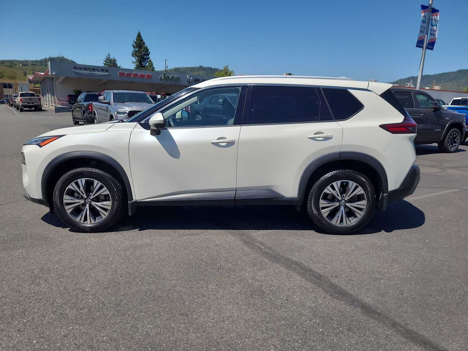 Thumbnail: 2021 Nissan Rogue - 11