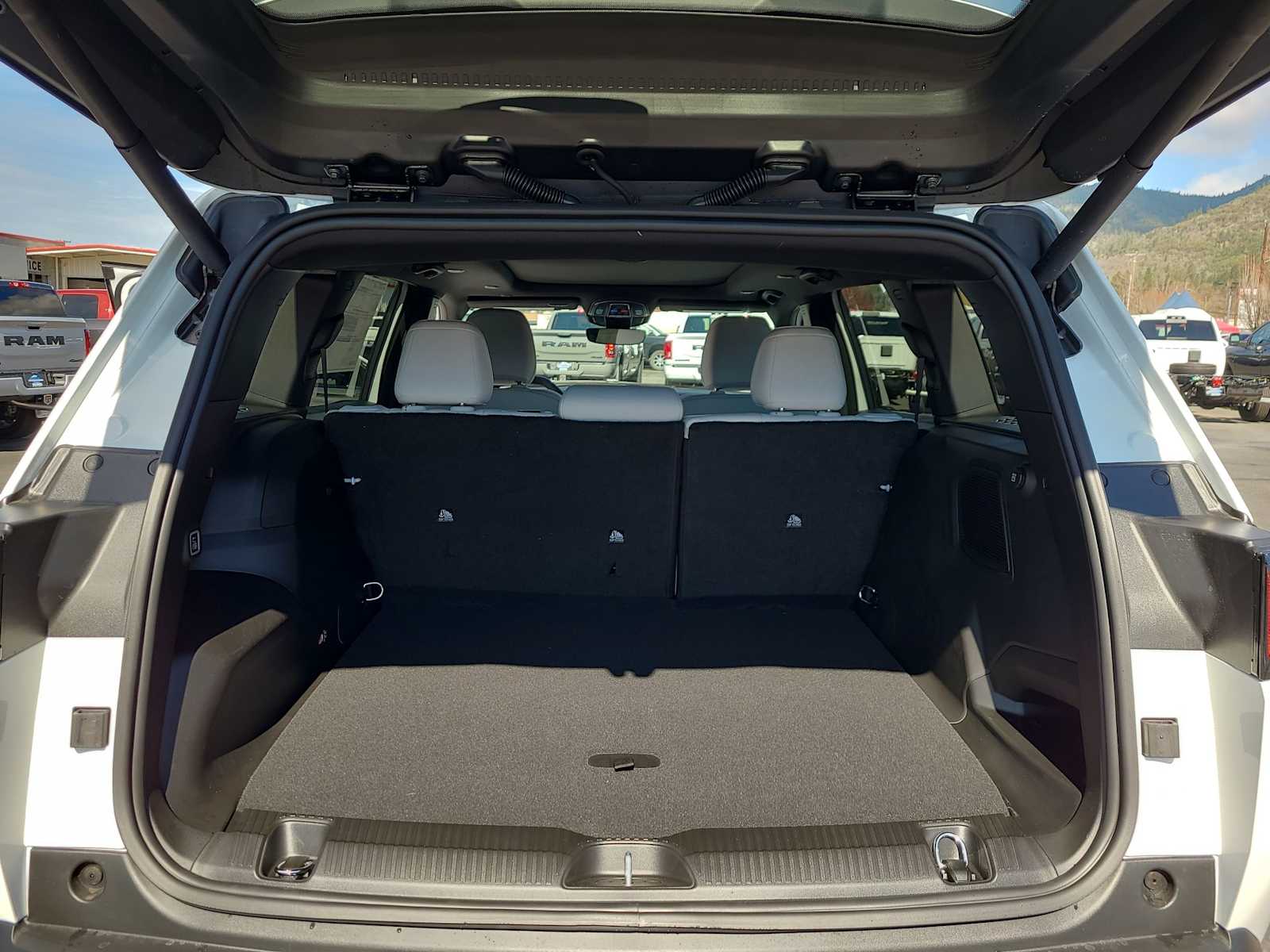 Thumbnail: 2026 Jeep Cherokee - 27