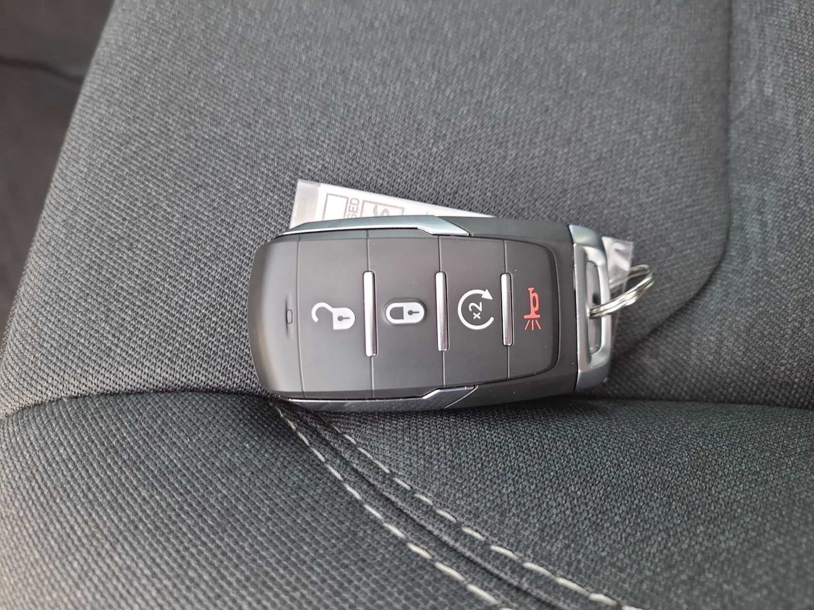 Thumbnail: 2025 RAM 1500 - 28